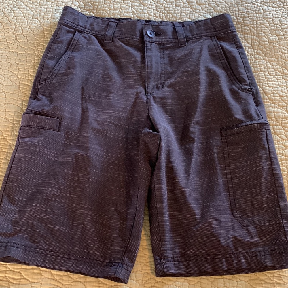 Boy’s Urban Pipeline Gray Cargo Shorts * 16